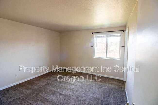 Building Photo - 2827 SW Pumice Ave