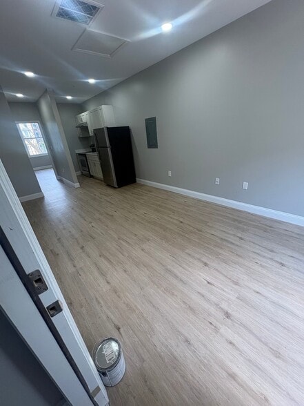 Building Photo - 2105 Maryland Ave