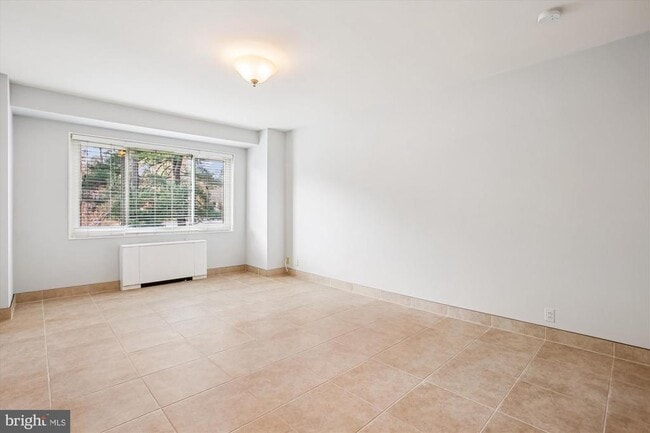 Building Photo - 4201 CATHEDRAL Ave NW