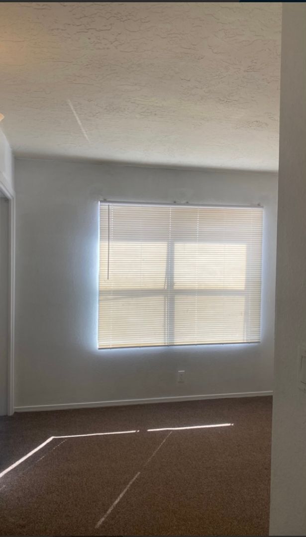 Building Photo - Spacious two bedroom off gibson