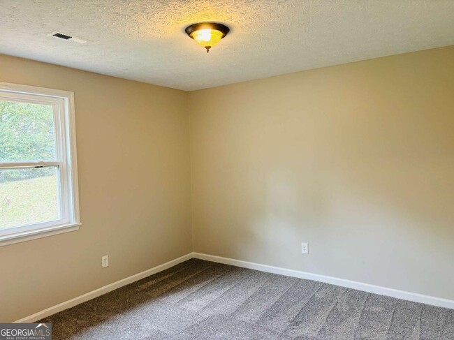 Building Photo - 42 Westgate Park Ln