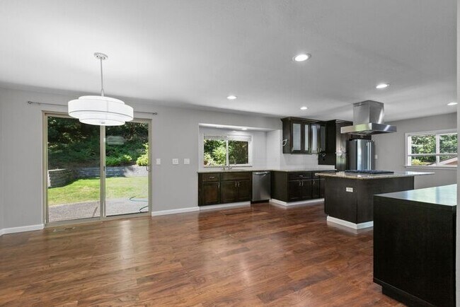 Building Photo - Air Conditioned Urban Retreat in Whispering Pines
