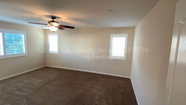 Building Photo - 172 W Viola St