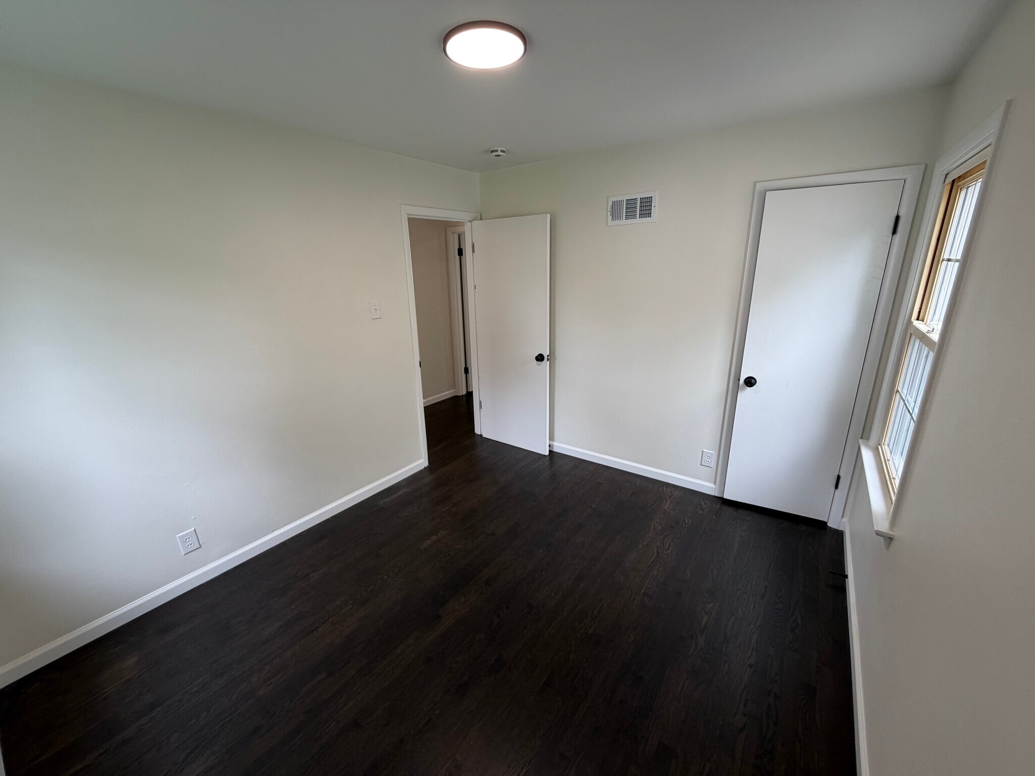 Building Photo - 8649 Kathlyn Dr