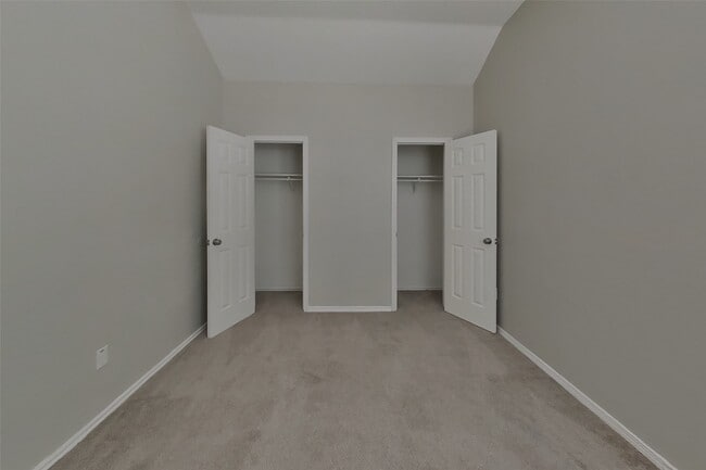 Building Photo - 7811 Bluff Trail Dr
