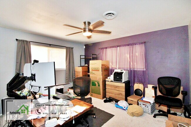 Building Photo - 4548 Pensacola St