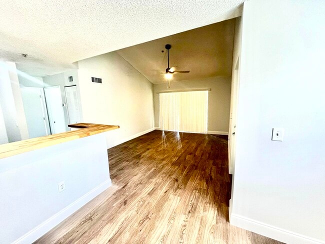 Building Photo - 7840 Sonoma Springs Cir