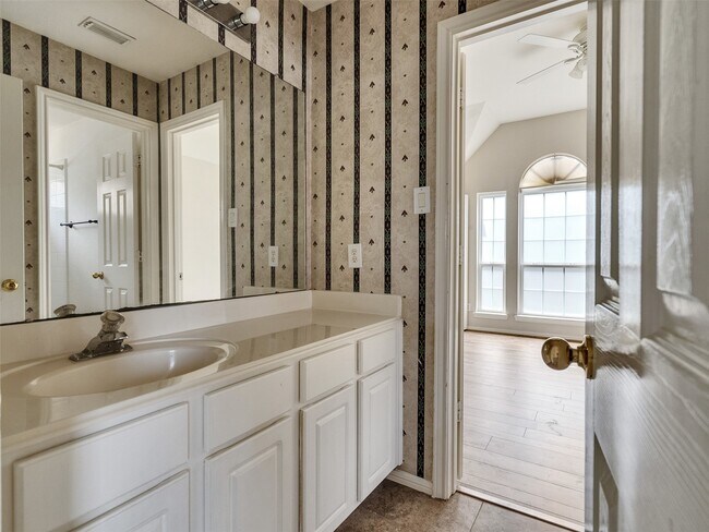 Building Photo - 3902 Breaux Bridge Ln