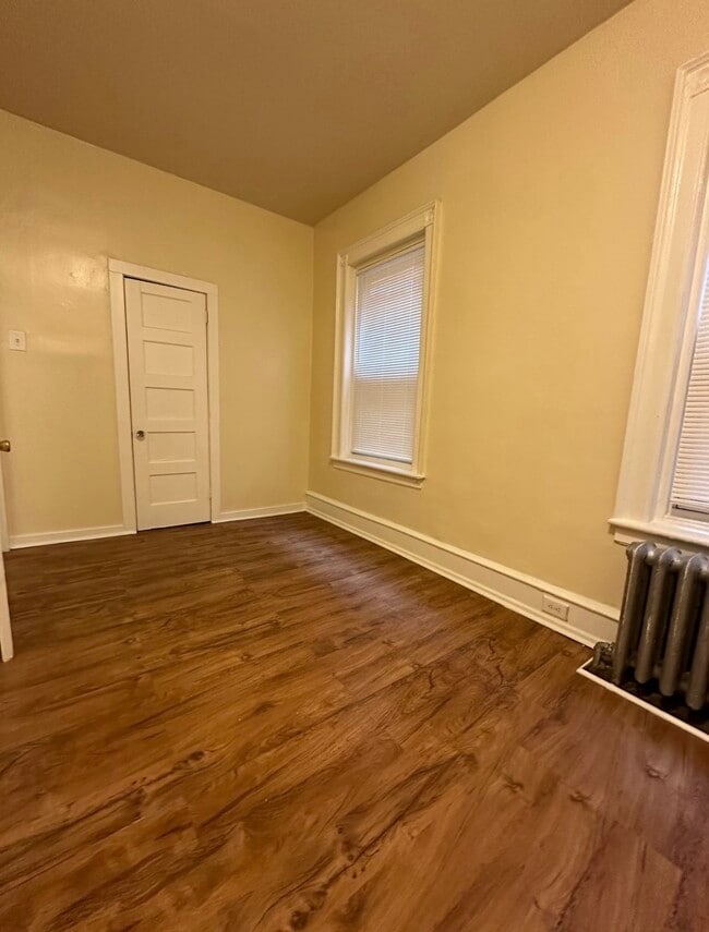 Building Photo - 1330 W Hunting Park Ave