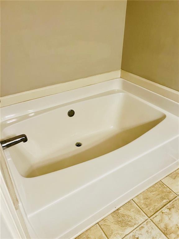 Building Photo - 306 Knelston Oak Dr NE