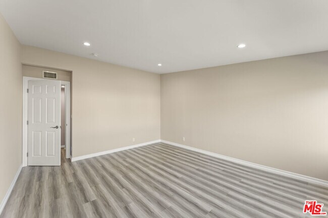 Building Photo - 15151 Marne Cir