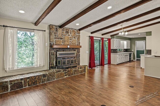 Building Photo - 68 Sierra Dr