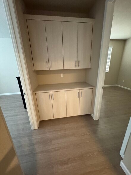 many cabinets in the house - 532 Aspen Pl