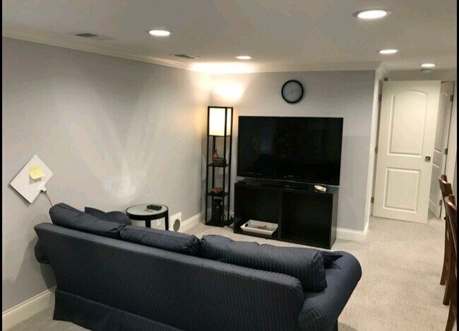 Building Photo - 6511 Oliver Ave S