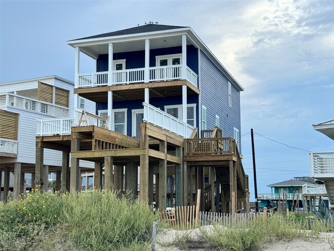 Primary Photo - 16728 West Beach