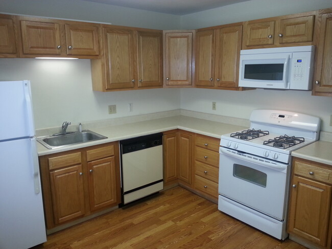 Kitchen - 200 Carpenter Rd