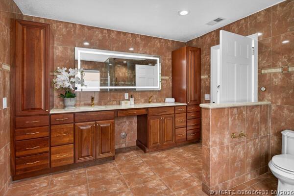 Building Photo - 5510 Castlegate Ave