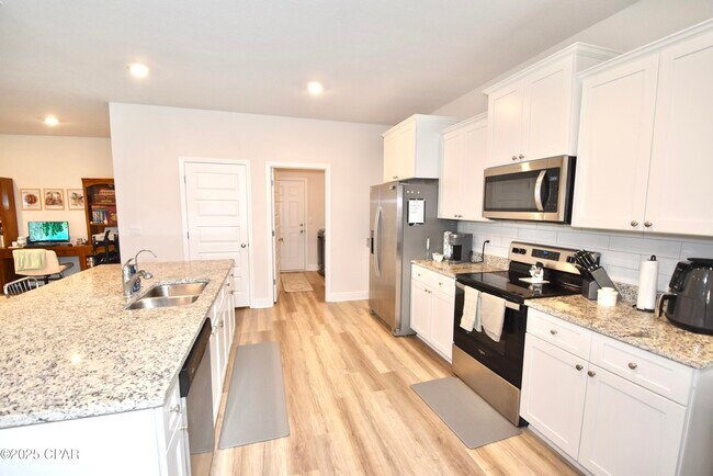 Building Photo - 4858 Sweetspire Dr