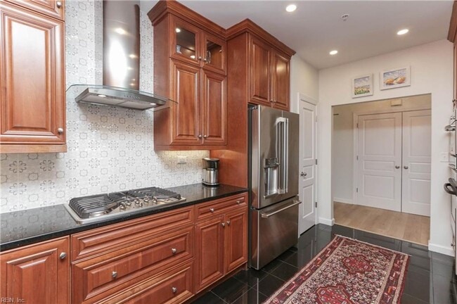 Building Photo - Pierpointe Condos