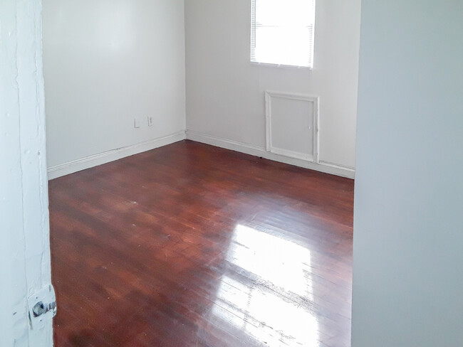 Building Photo - 1416 Minefee St