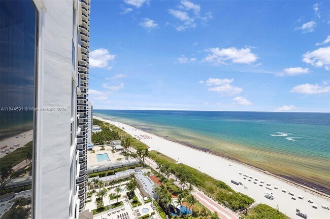 Building Photo - 4775 Collins Ave