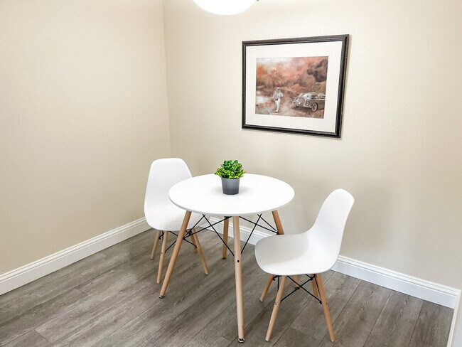 Building Photo - 12701 N Pennsylvania Ave