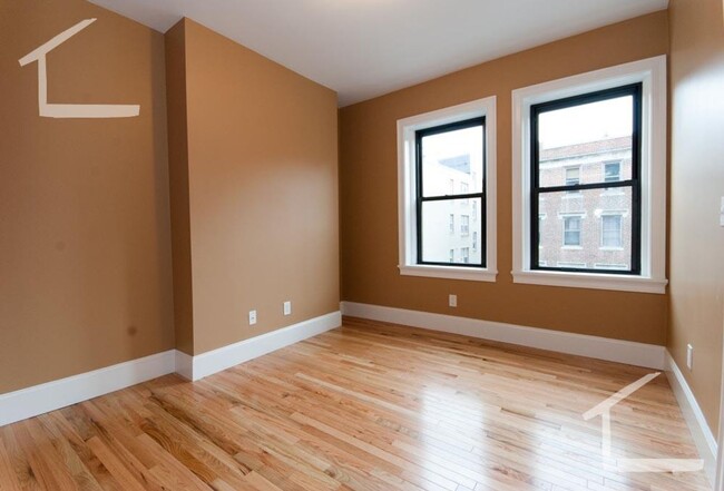 Building Photo - Unique Don't miss apartment