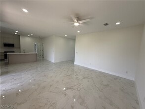 Building Photo - 1409 NW 21st Ct