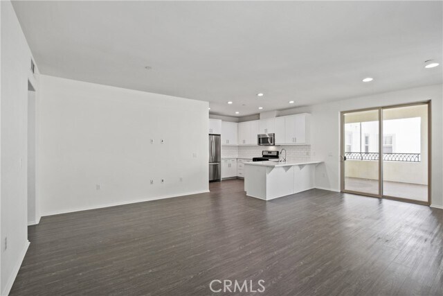 Building Photo - 524 S Anaheim Blvd