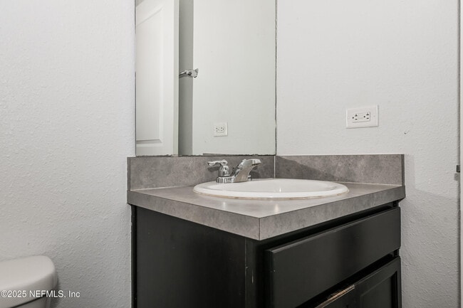 Building Photo - 524 Eiseman Wy