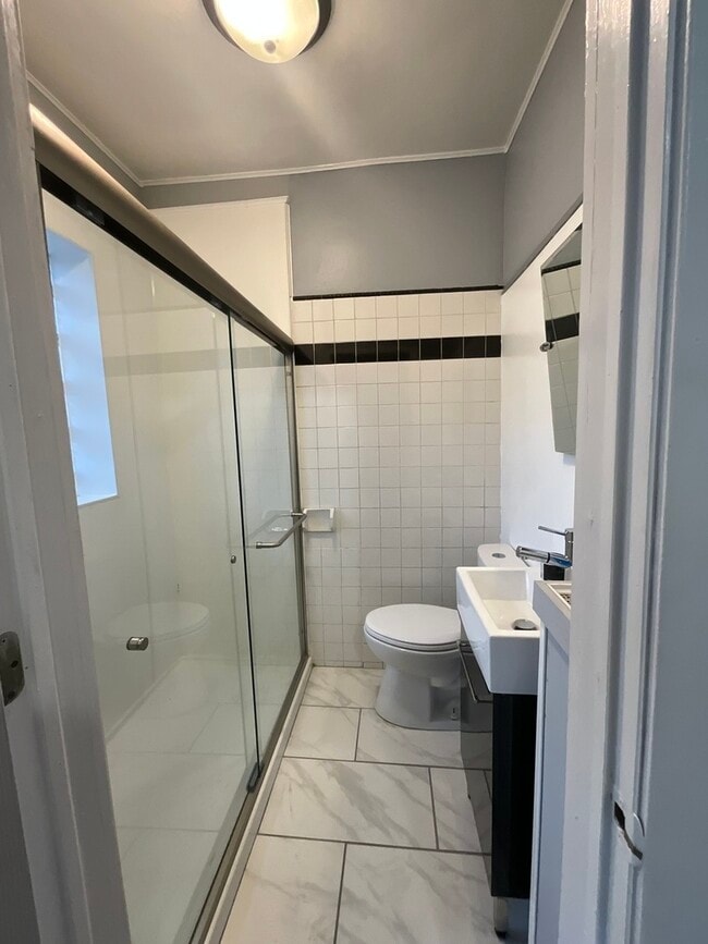 Building Photo - 7817 S Phillips Ave