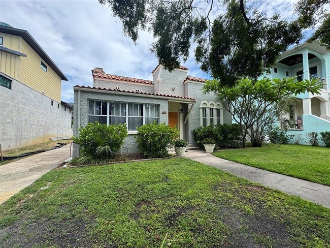 Building Photo - 125 Adalia Ave
