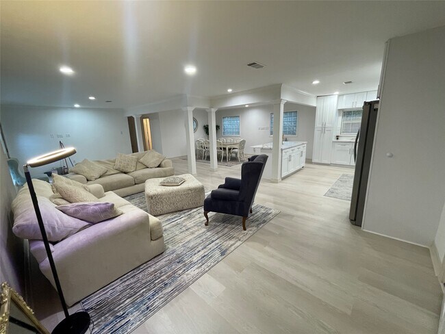 Building Photo - 12834 Tosca Ln