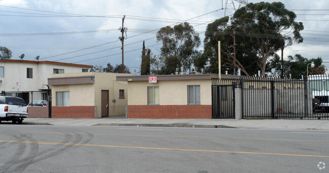 Building Photo - 8751 Lankershim Blvd