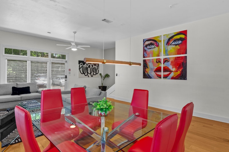 Building Photo - 806 Oakwood St