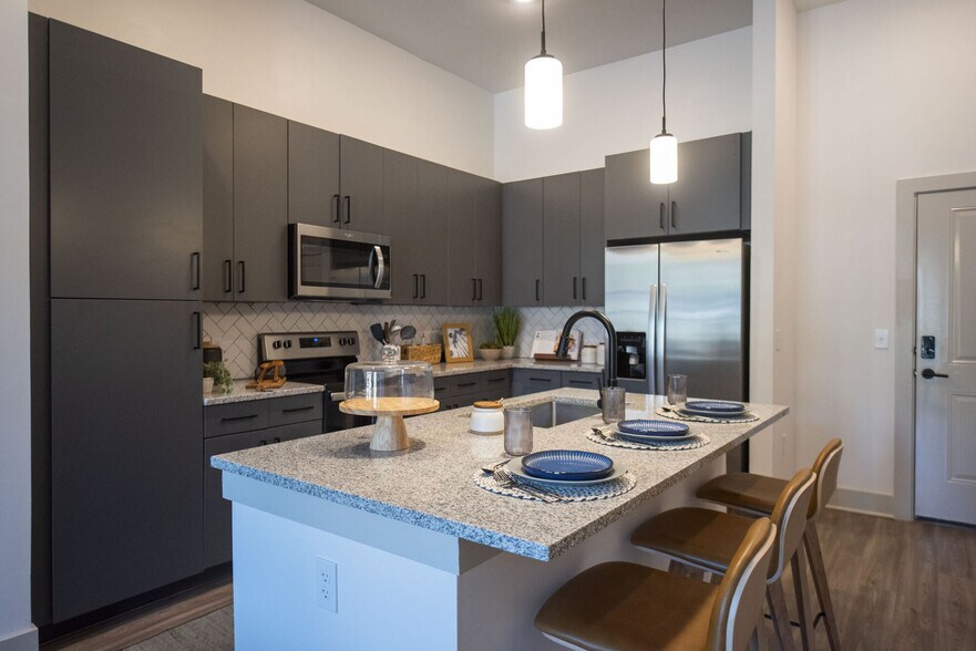 Primary Photo - Solis Gainesville