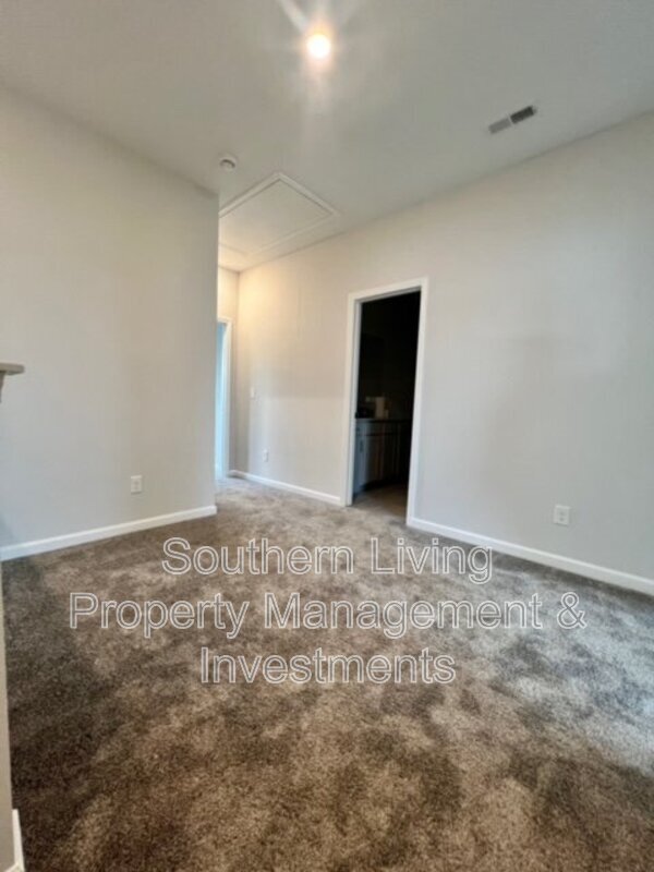 Building Photo - 6985 Waterstone Dr