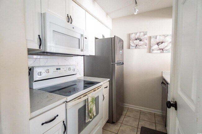 Building Photo - 4715 Cobblestone Dr