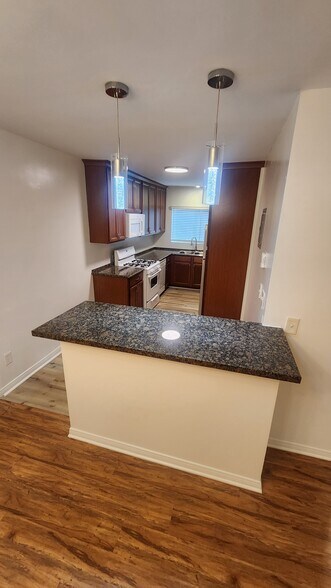 Building Photo - 14804 Dickens St
