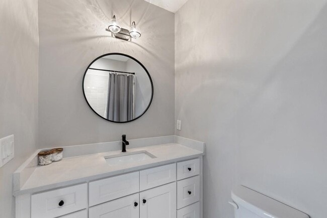 Building Photo - 2356 Mason Dr