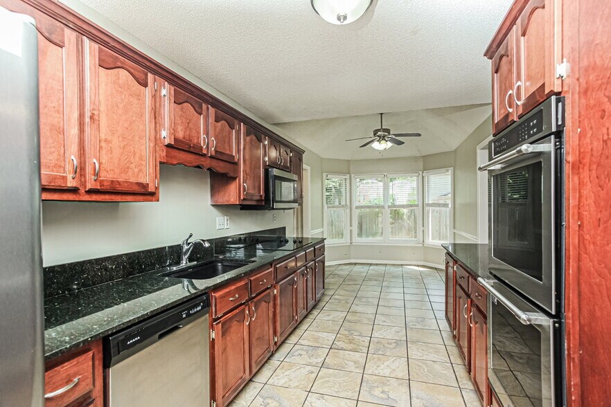 Building Photo - 8893 Wenham Cove E