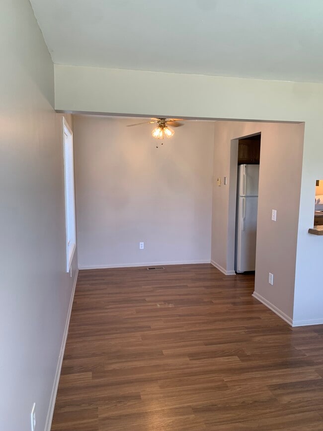 Dining room - 4111 Charter Oak Dr