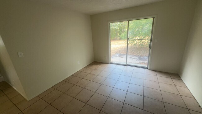 Building Photo - 1308 Hickory Ln