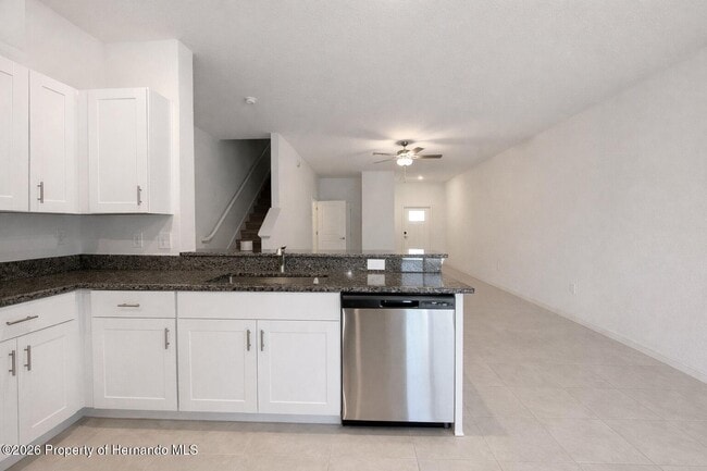 Building Photo - 6090 Shiner St