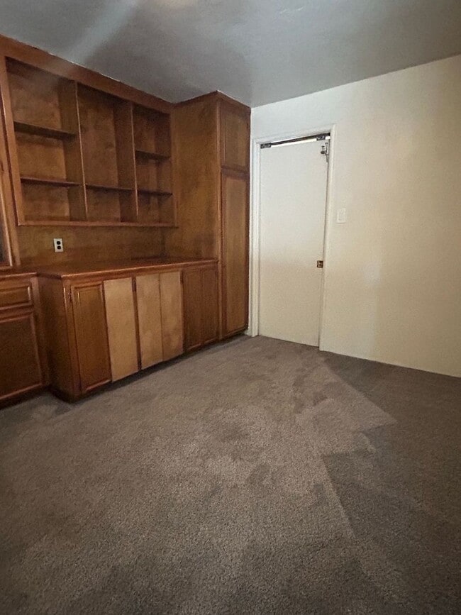 Building Photo - 1020 Warner St