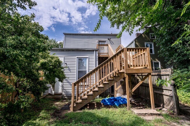 Building Photo - 522 Zane St