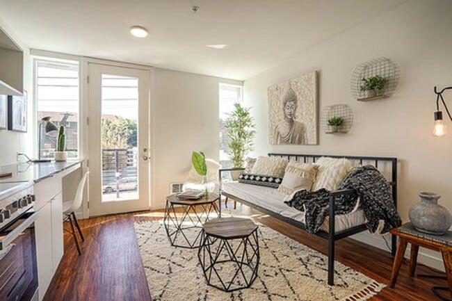 Primary Photo - Thomas Street Lofts