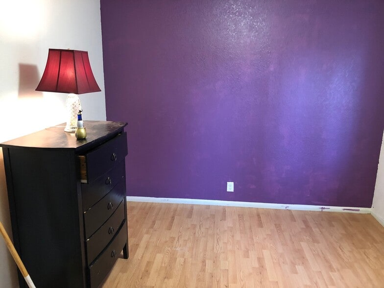 Building Photo - 609 E Ave J 10