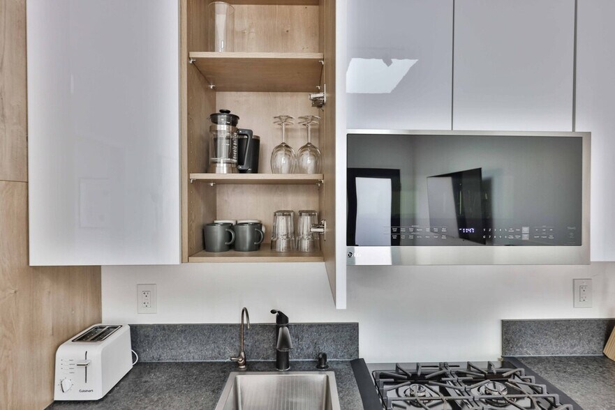 Building Photo - 5019 Hawley Blvd