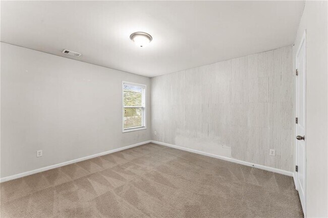 Building Photo - 3803 Manor View